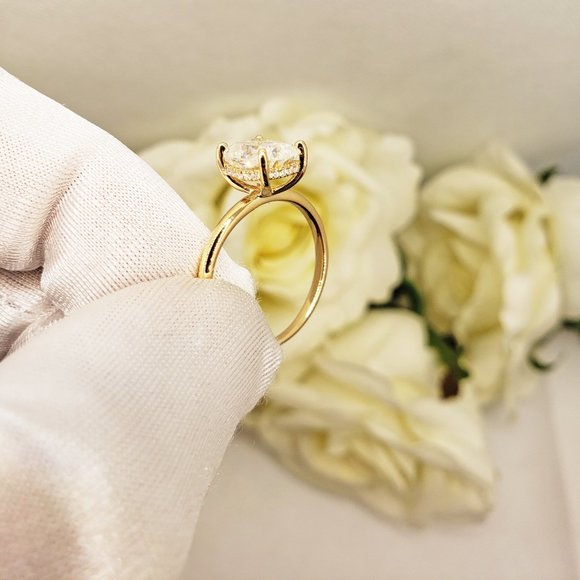 14K Yellow Gold 3 carats Radiant Cut Moissanite Engagement Ring - Picture 7 of 13